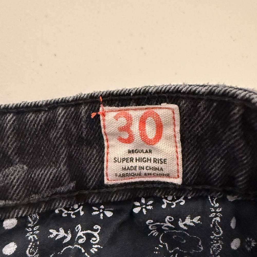 We The Free Don’t Get Me Wrong Denim Skirt size 30 - Picture 8 of 8